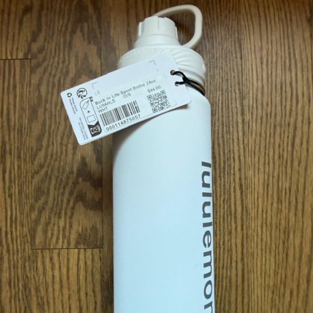 Lululemon Back To Life Sport Bottle 24oz - White - Picture 5 of 6